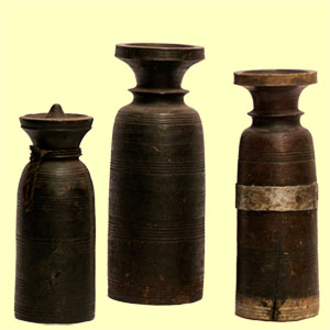 Holzflaschen, handgedrechselt